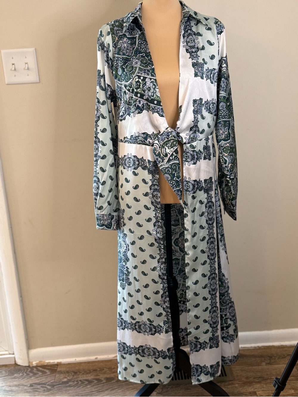 Gimmick green lavender white paisley long line kimono SZ SM